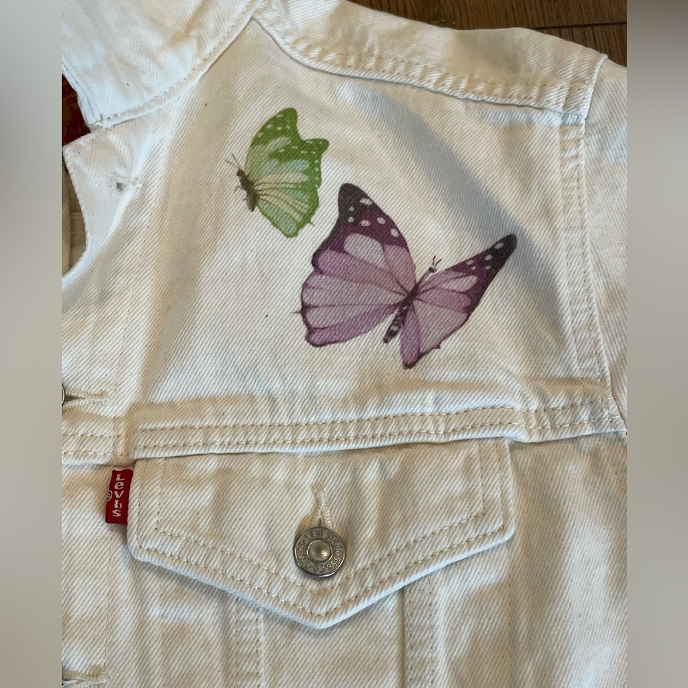🦋 Women’s Levi’s Ex-Boyfriend White Jean Jacket with Butterlies - Picture 6 of 11